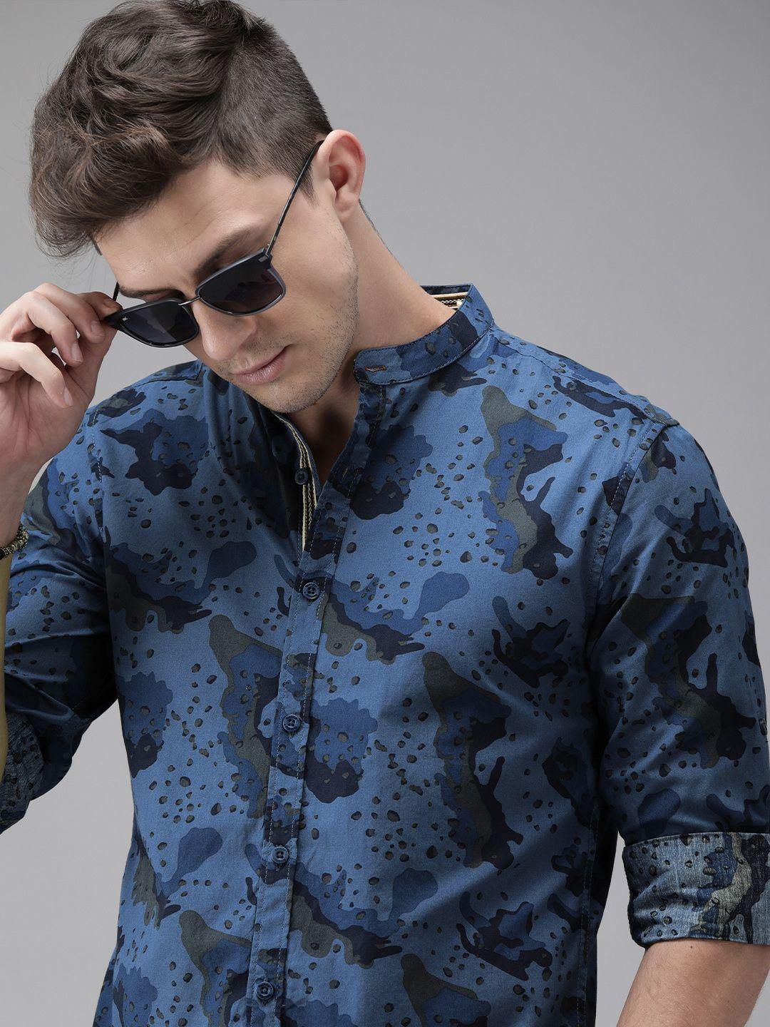 roadster men blue & grey regular fit camouflage printed sustainable casual shirt