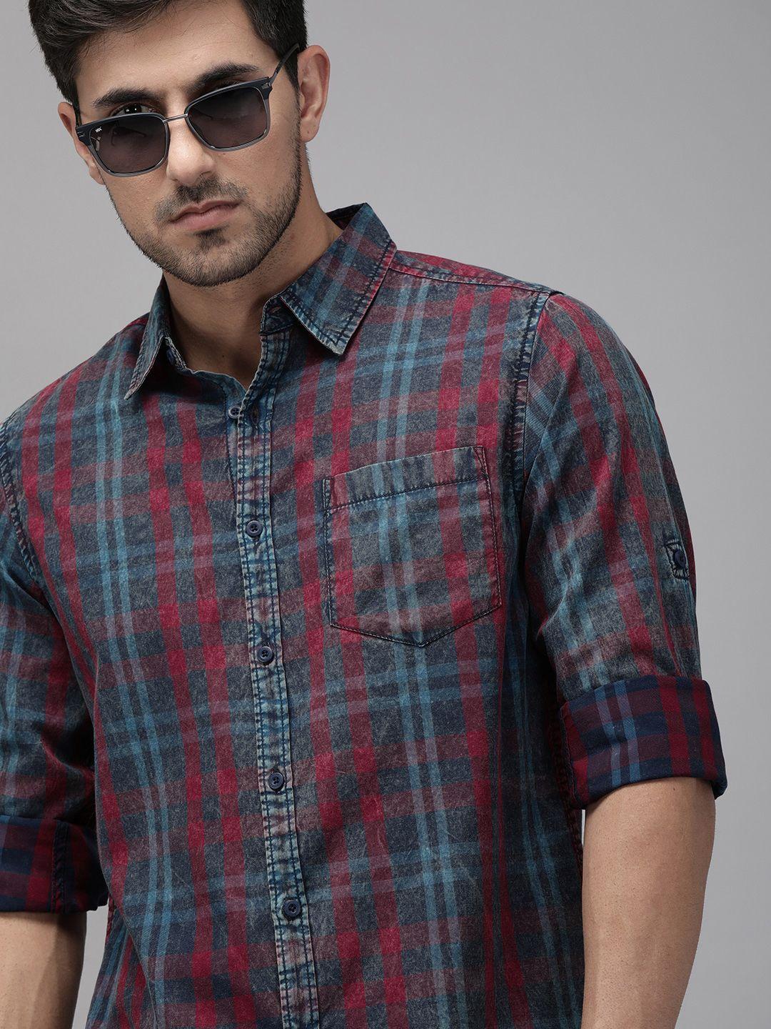 roadster men blue & red regular fit checked sustainable casual shirt