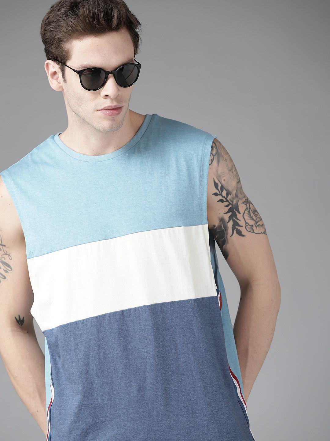 roadster men blue & white colourblocked pure cotton applique t-shirt