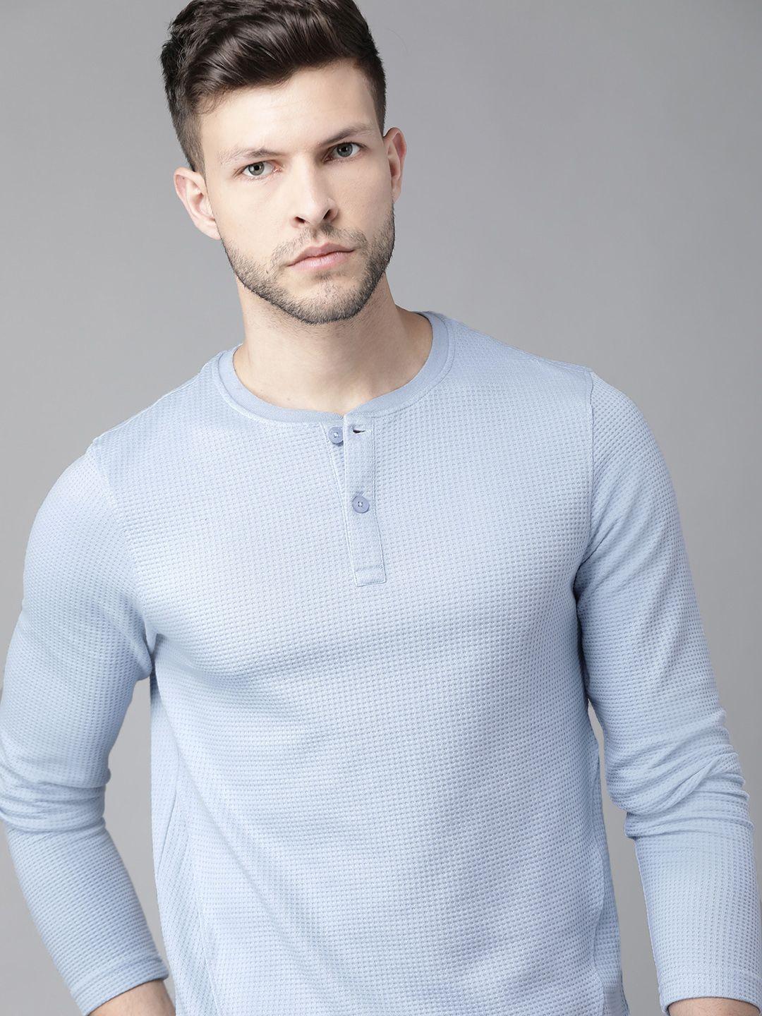 roadster men blue self-design henley neck t-shirt