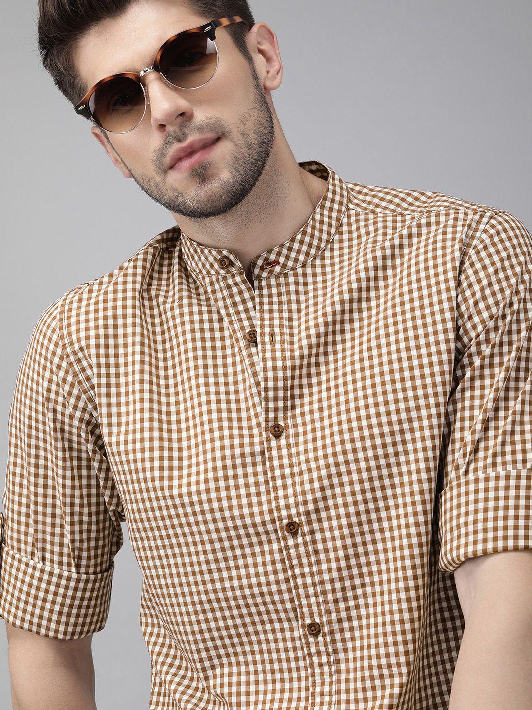 roadster men brown & white regular fit checked casual sustainable shirt