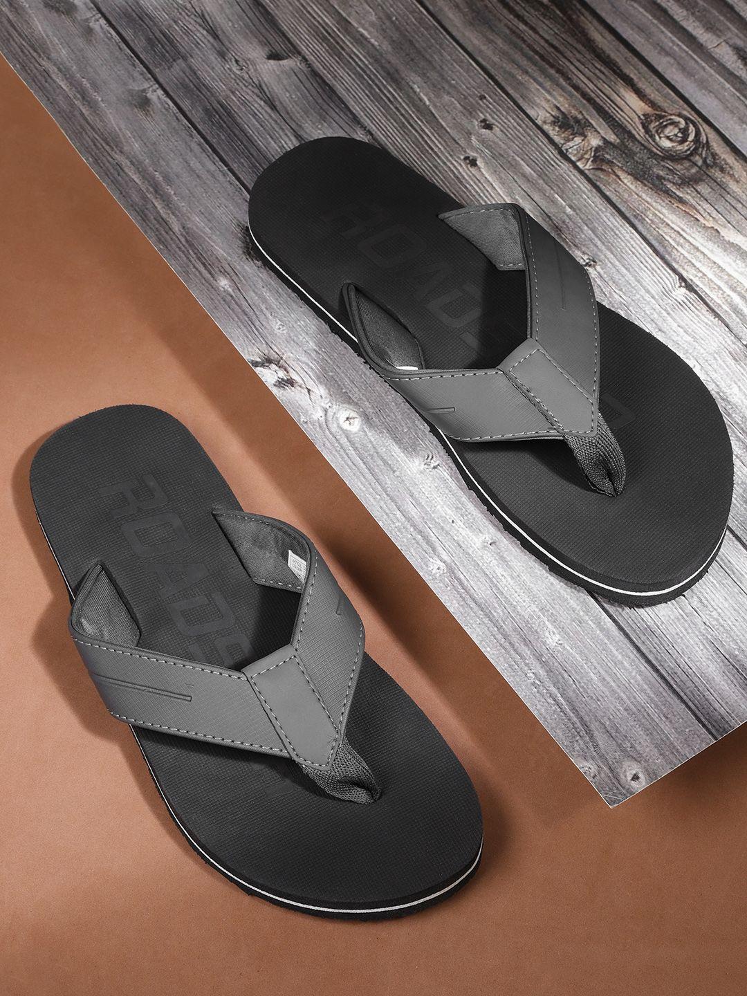 roadster men charcoal grey & black textured & printed thong flip-flops