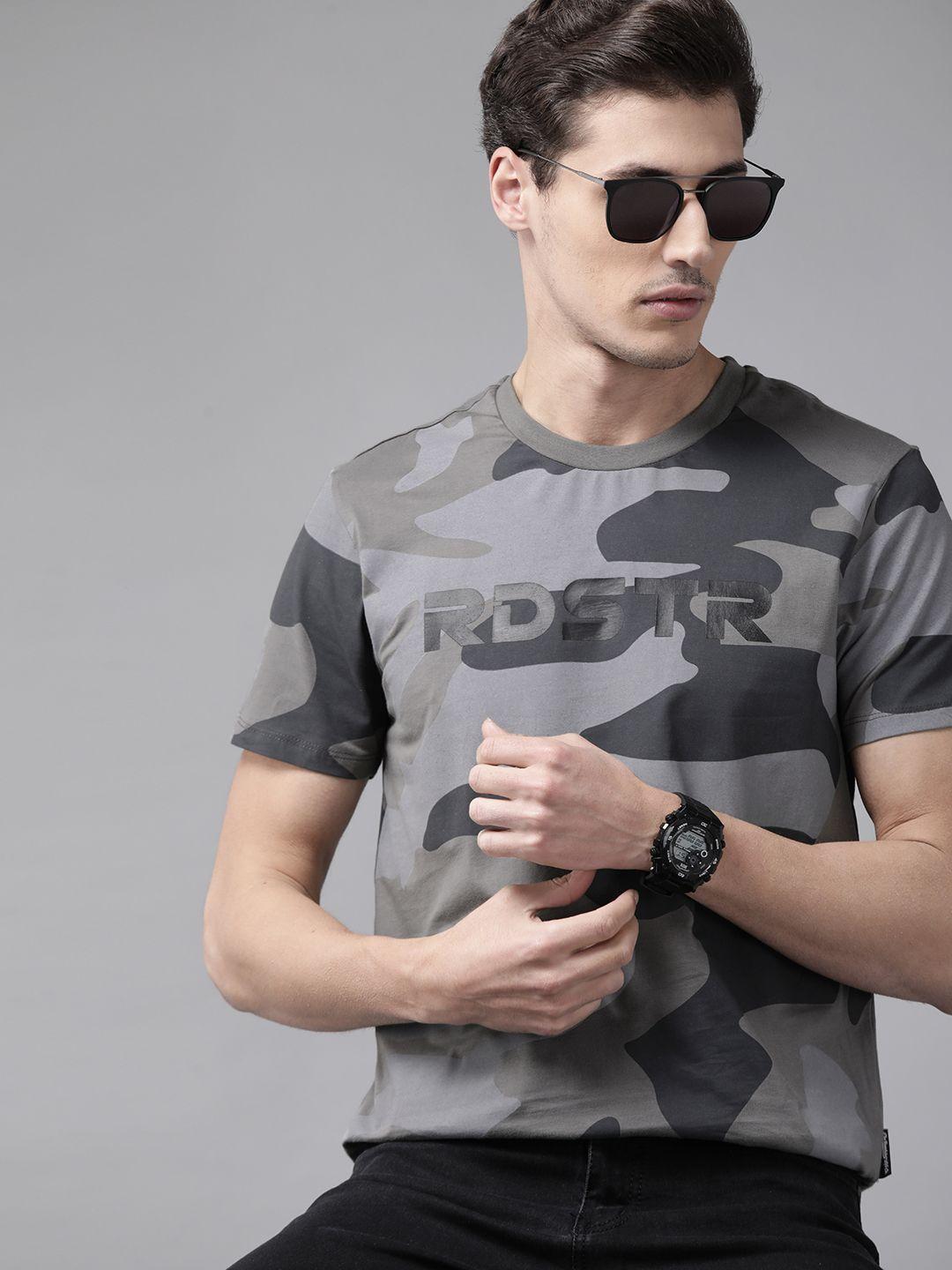 roadster men charcoal grey & taupe brand logo printed cotton t-shirt