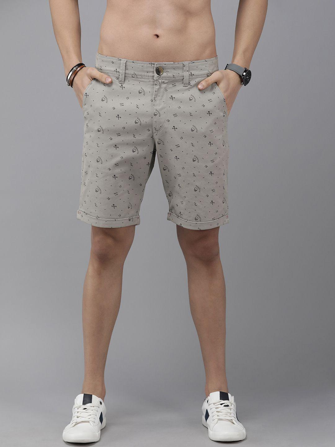 roadster men grey & black conversational printed regular fit chino shorts