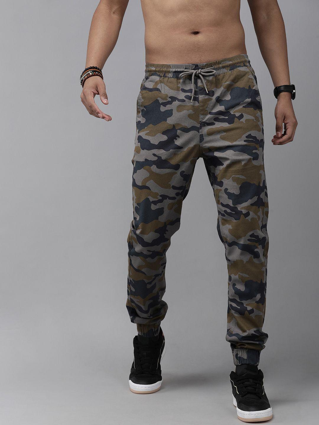 roadster men grey & brown camouflage printed joggers