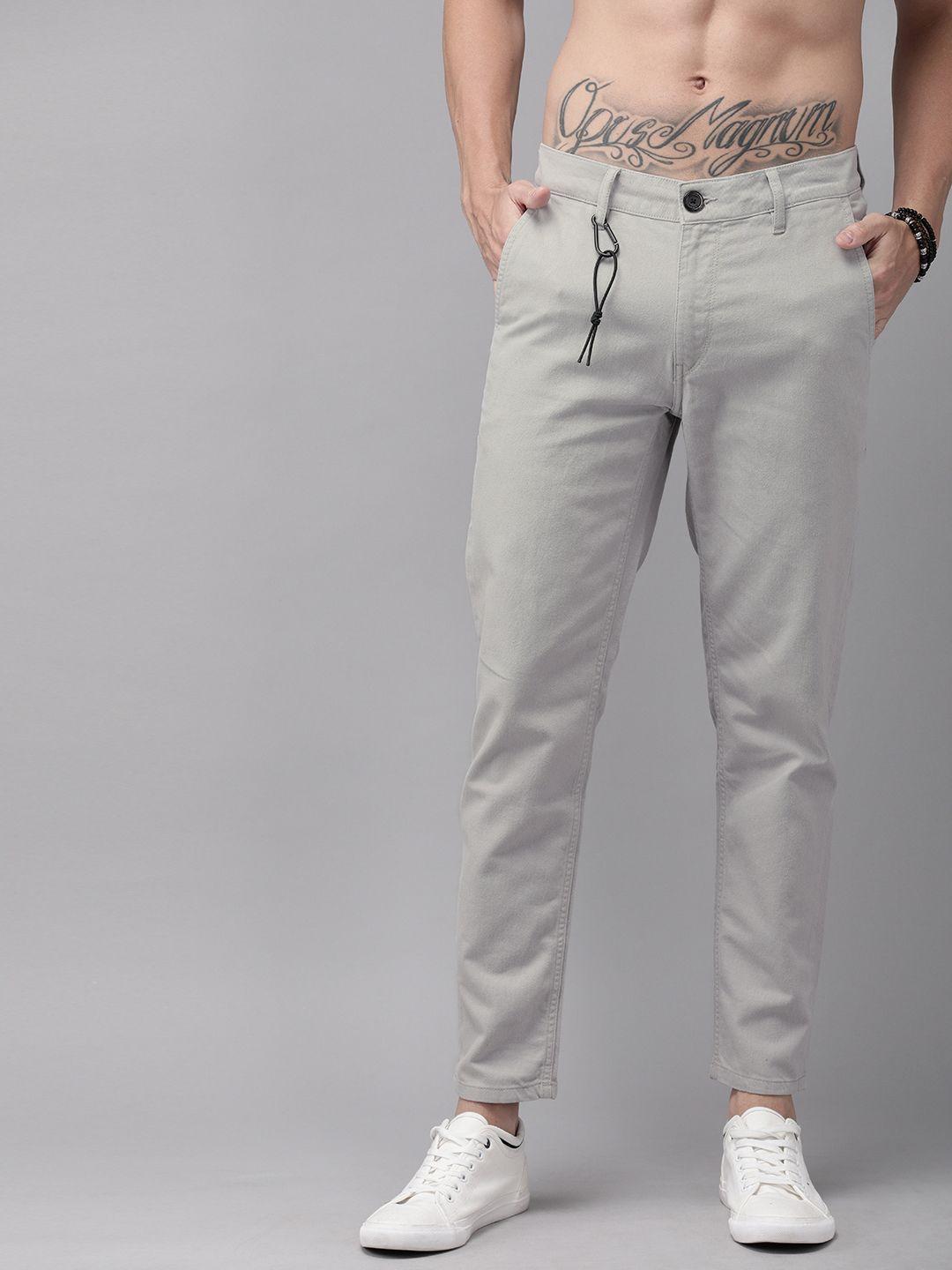 roadster men grey slim fit solid chinos