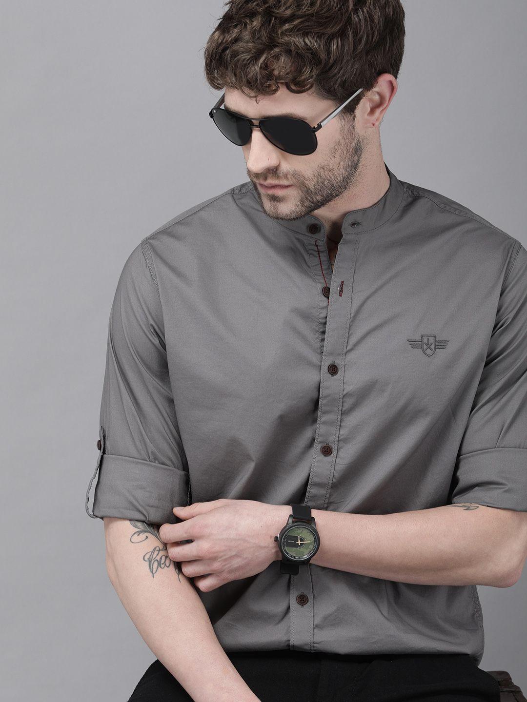 roadster men grey solid slim fit casual shirt