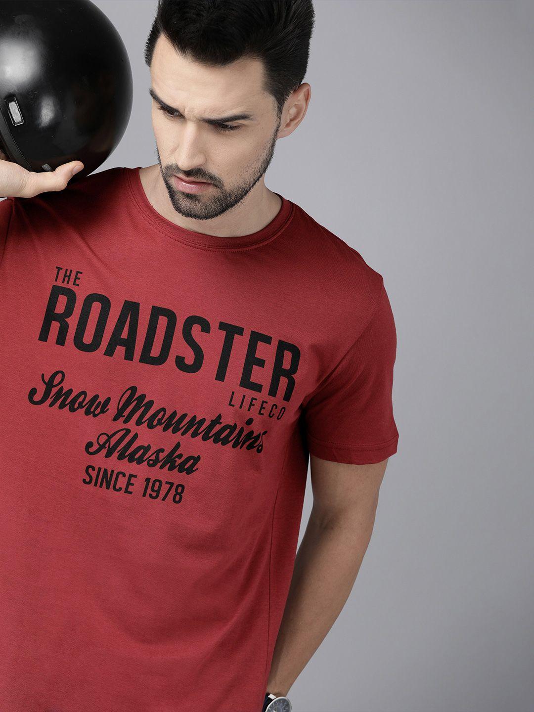 roadster men maroon & black printed pure cotton t-shirt