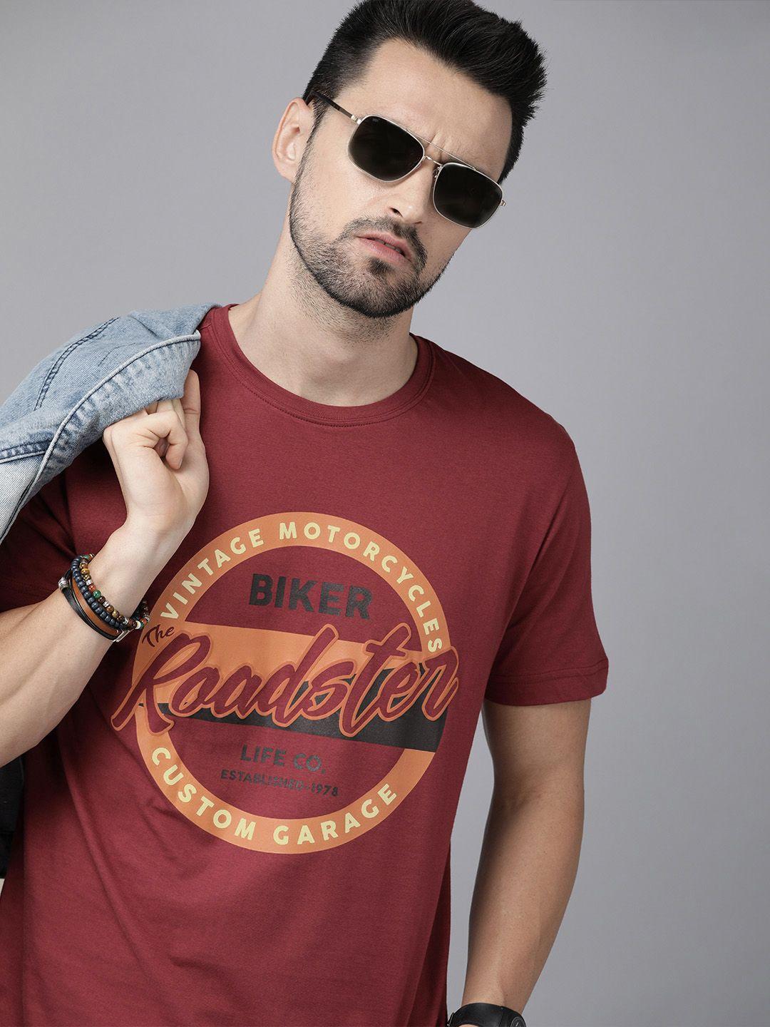 roadster men maroon & orange printed pure cotton t-shirt