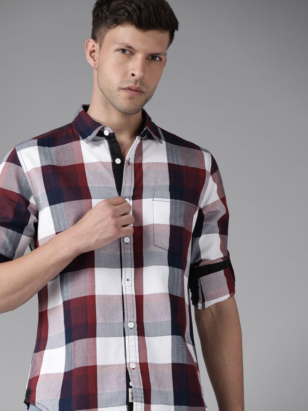 roadster men maroon & white comfort shepherd checks pure cotton casual shirt