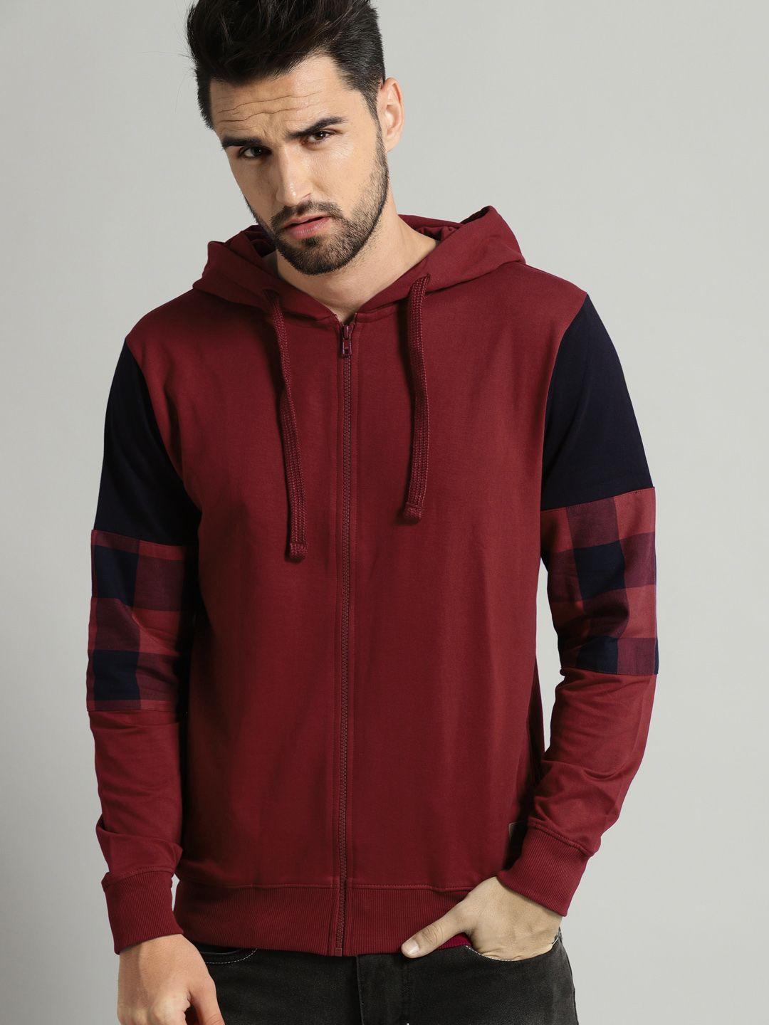 roadster men maroon solid hooded sweatshirt