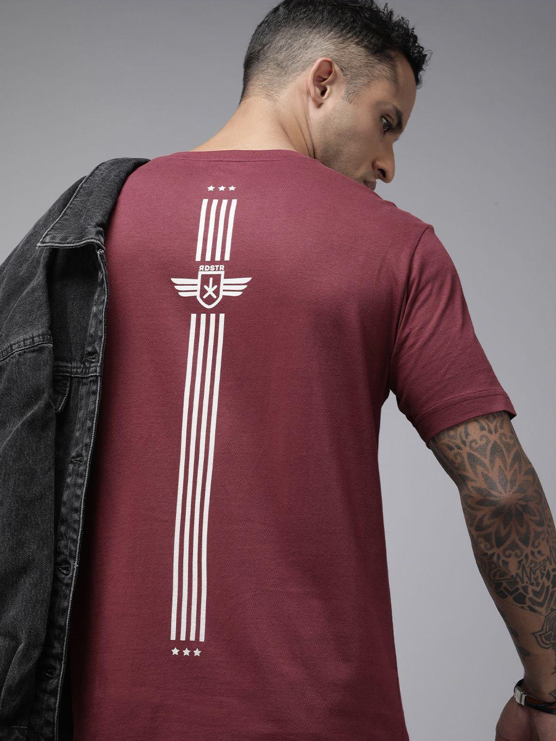 roadster men maroon typography printed v-neck pure cotton t-shirt