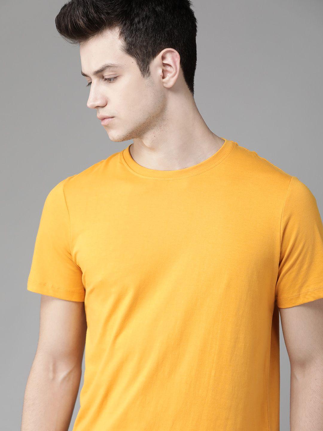 roadster men mustard yellow solid round neck t-shirt