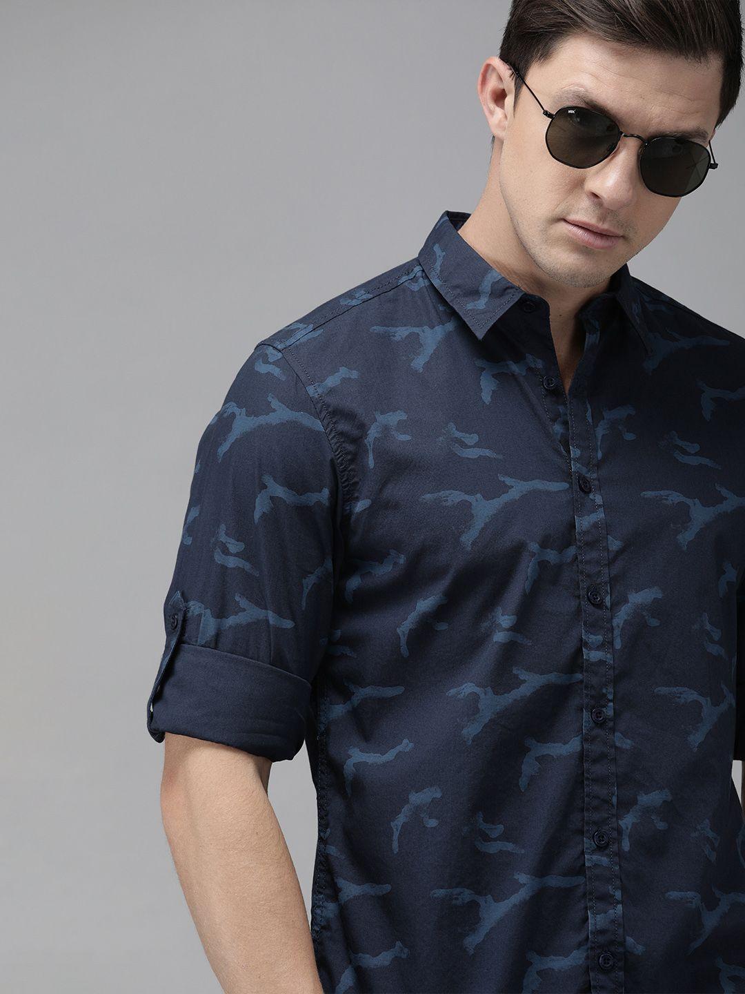 roadster men navy blue & blue regular fit printed casual sustainable shirt