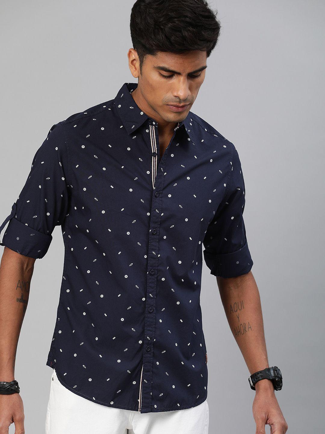 roadster men navy blue & white regular fit printed sustainable casual shirt