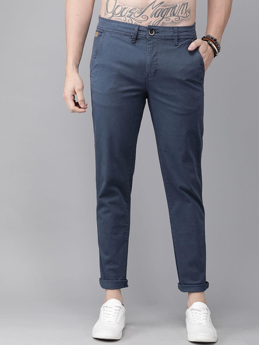 roadster men navy blue regular fit solid chinos