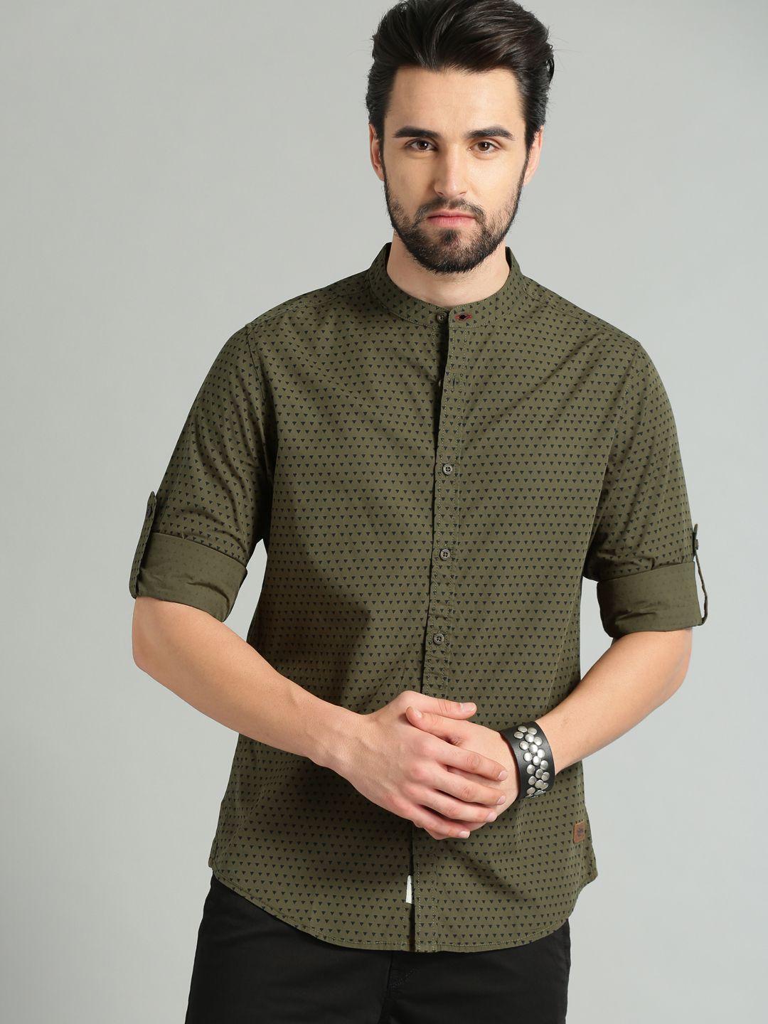 roadster men olive green & black regular fit printed casual shirt