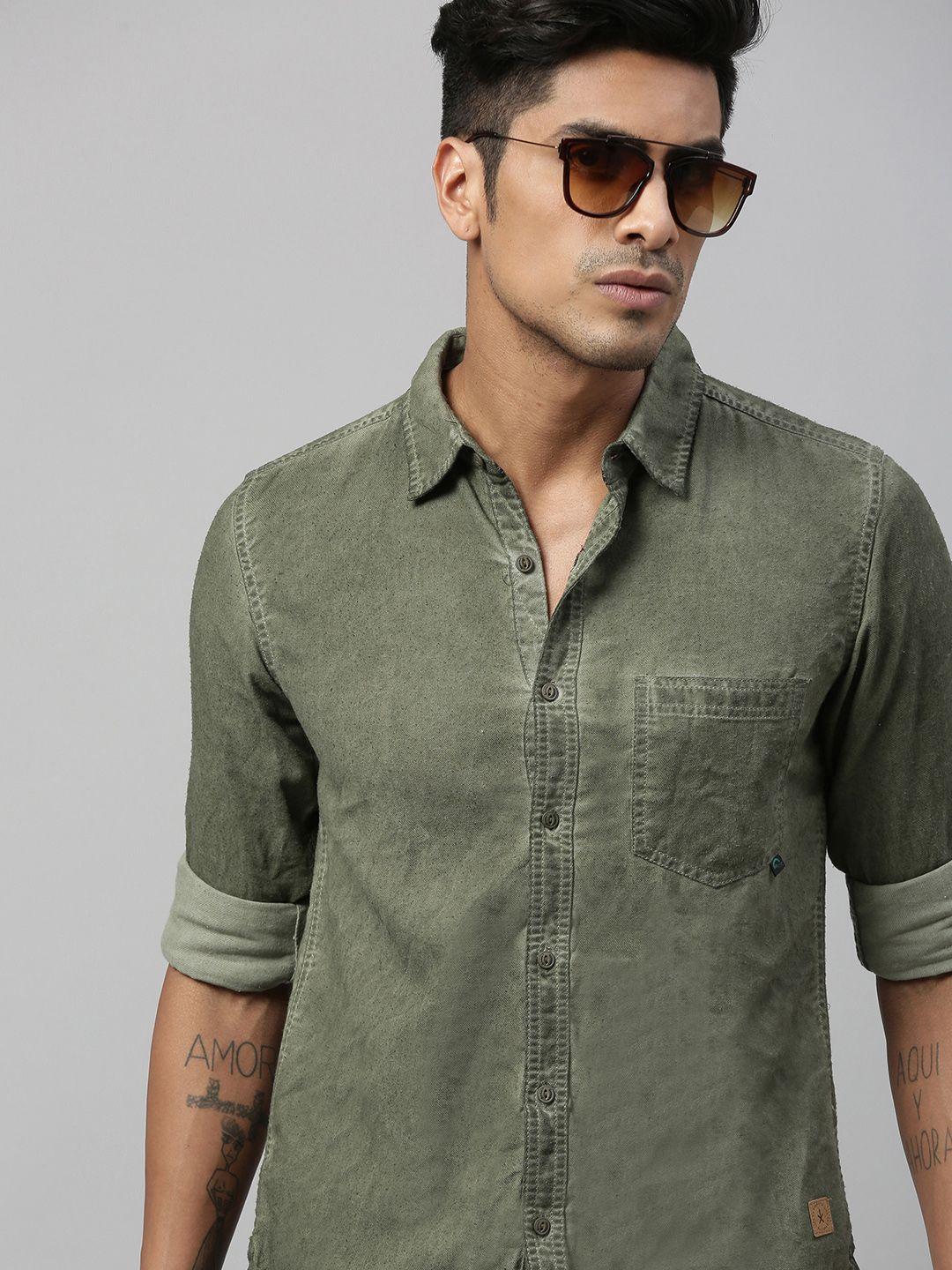 roadster men olive green regular fit solid casual shirt