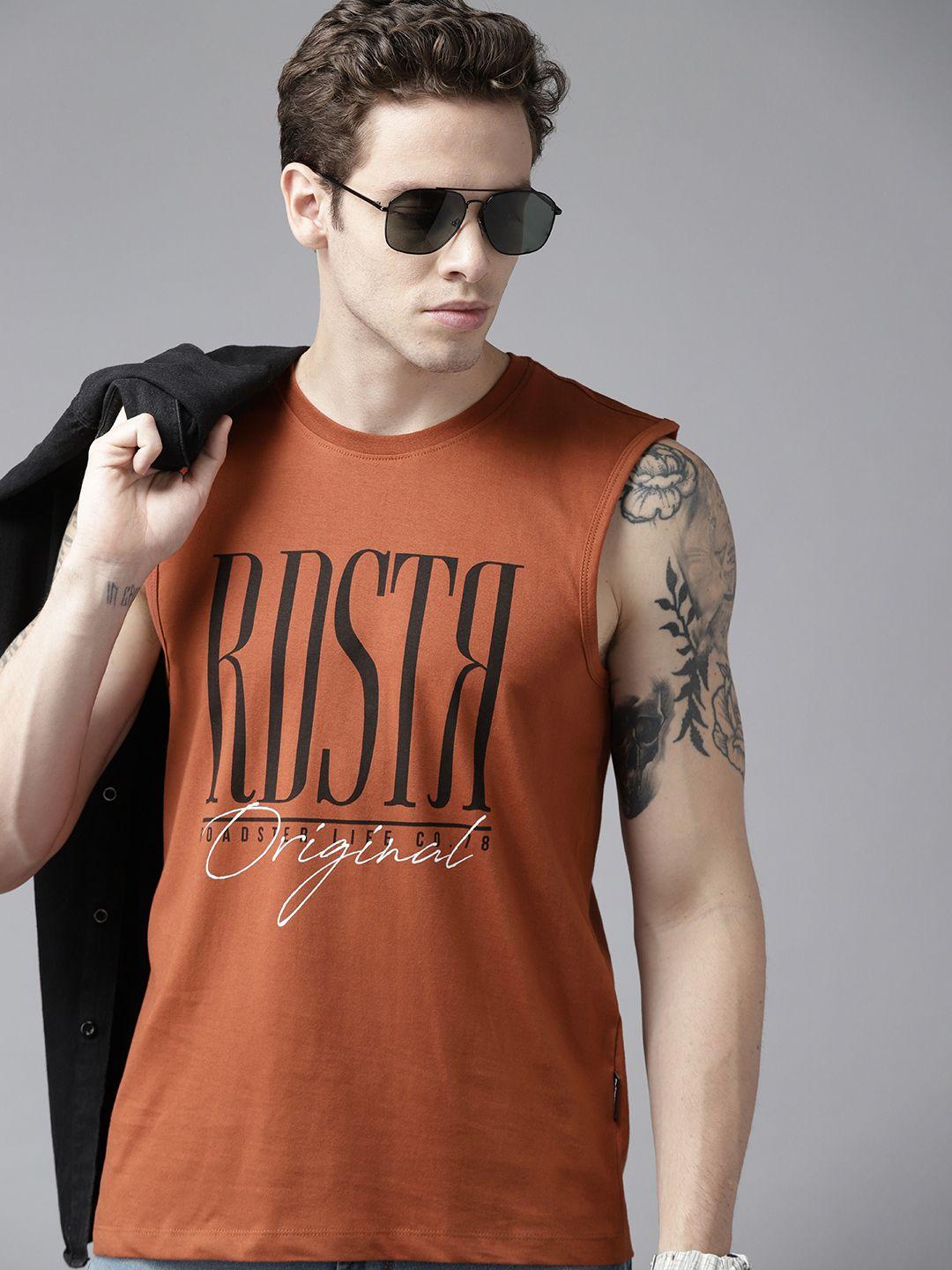 roadster men rust brown & black typography printed pure cotton t-shirt