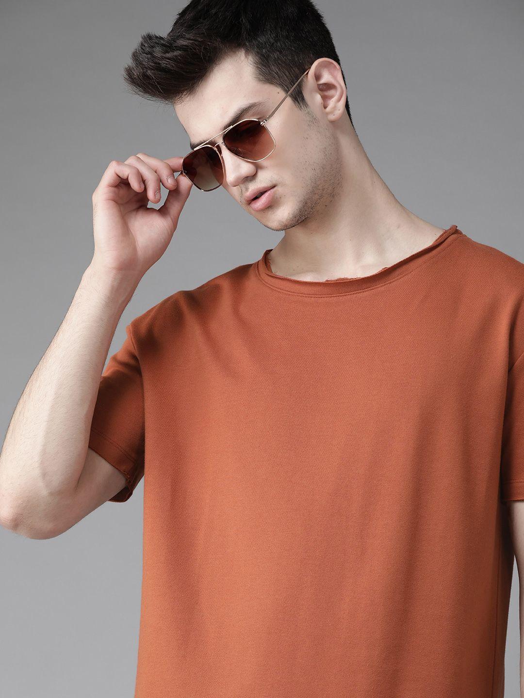 roadster men rust orange solid round neck pure cotton t-shirt