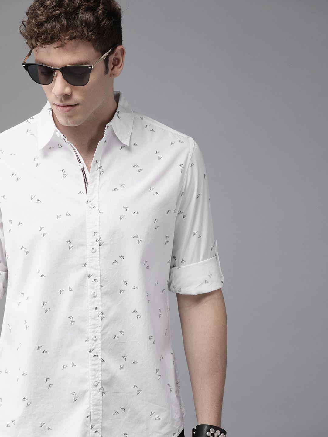 roadster men white & black regular fit printed casual shirt