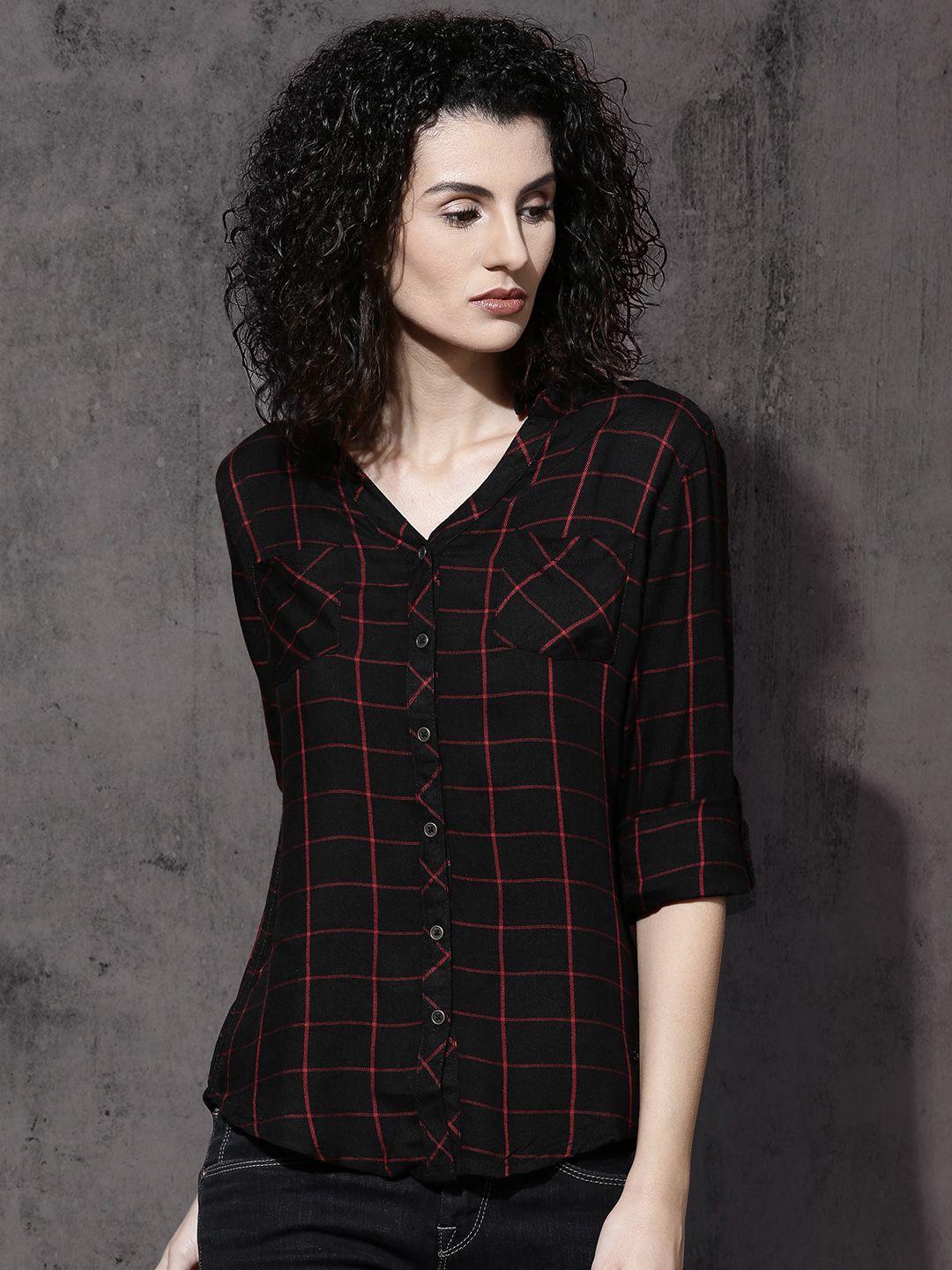 roadster women black & red regular fit checked casual shirt