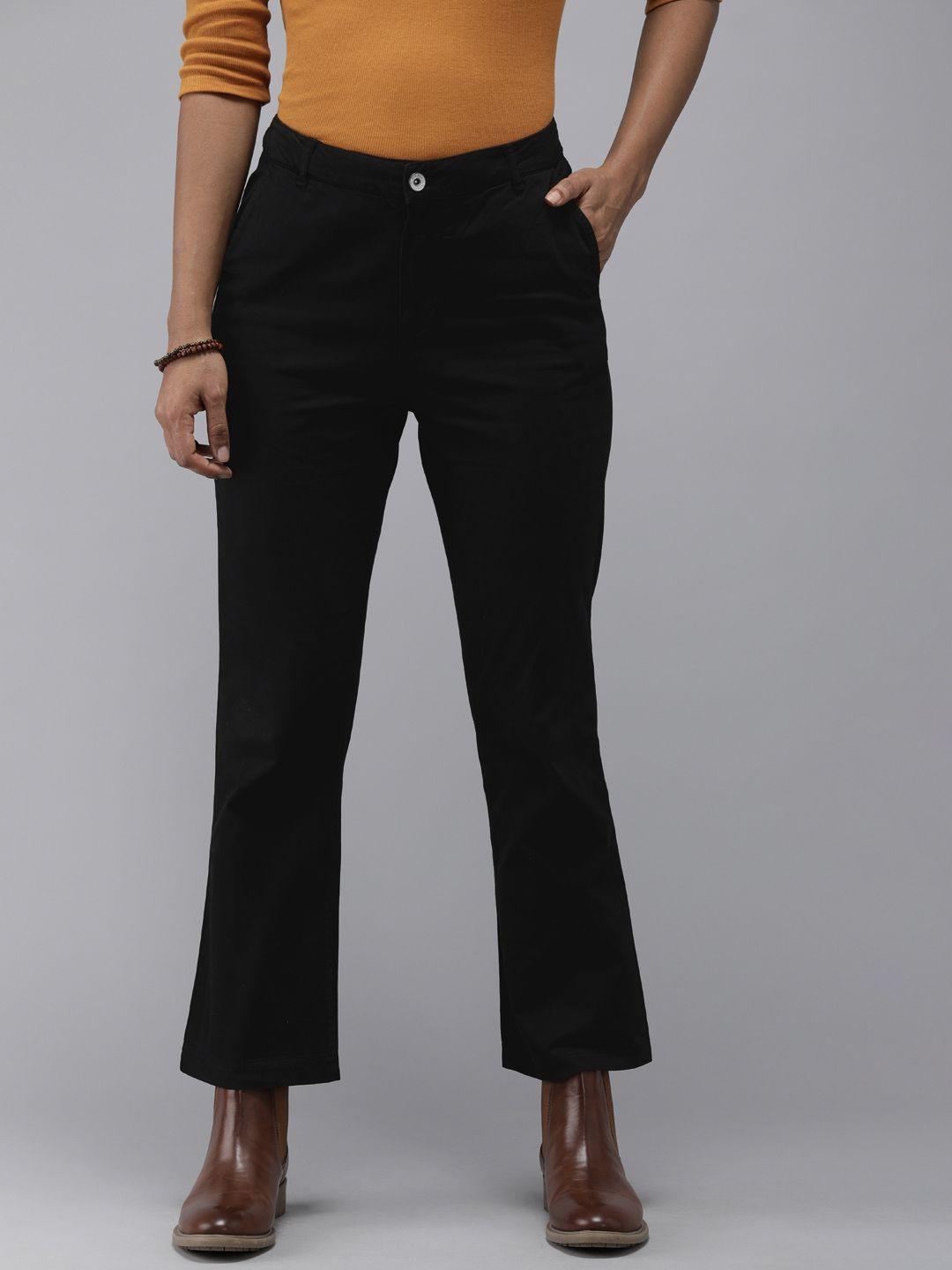 roadster women black solid cropped parallel trousers