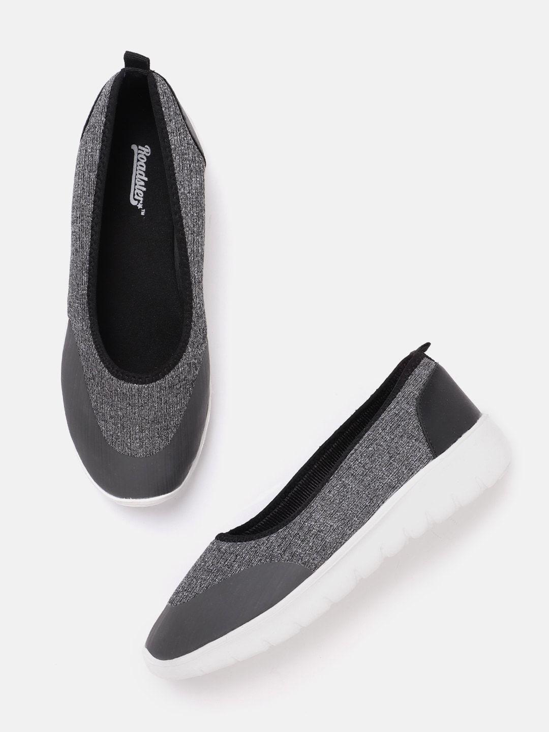 roadster women charcoal grey & off-white woven design slip-on sneakers