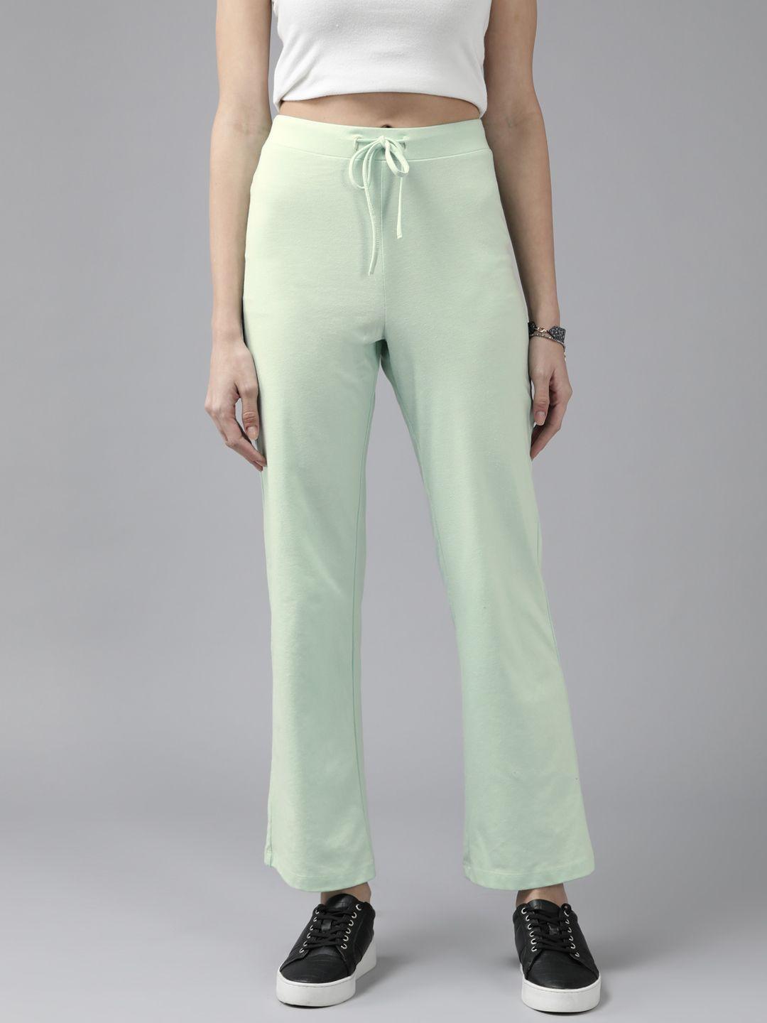 roadster women green solid trousers