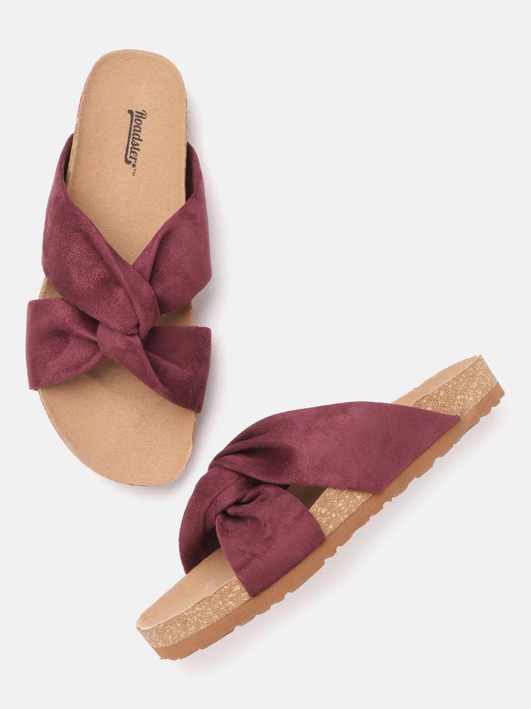 roadster women maroon solid open toe flats with knot detail