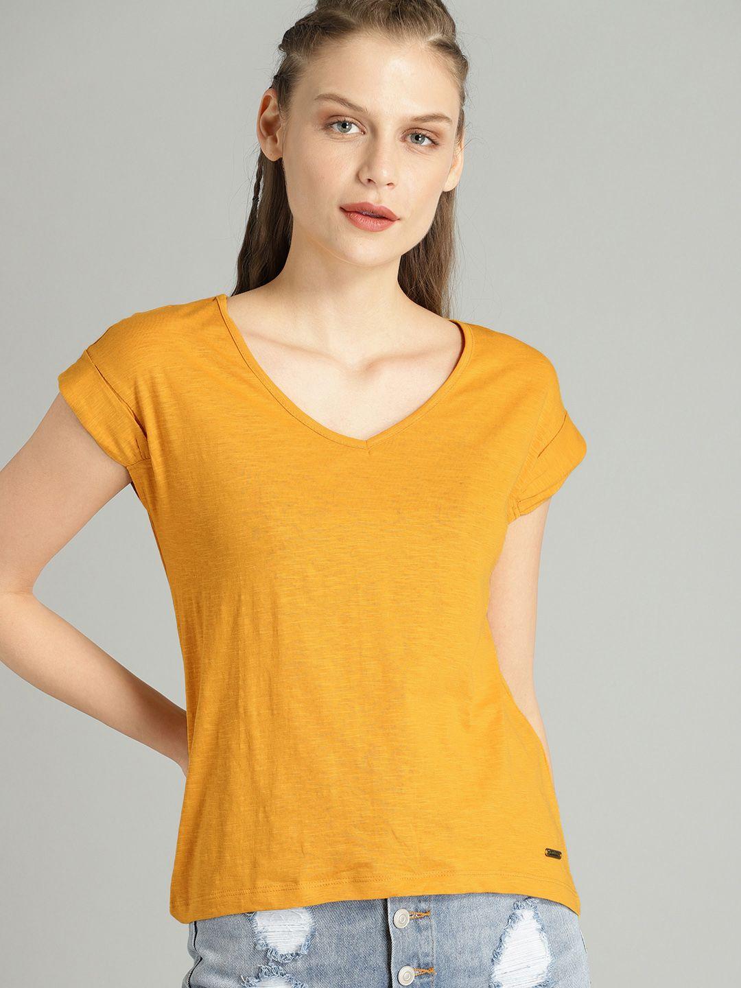 roadster women mustard yellow solid v-neck pure cotton t-shirt