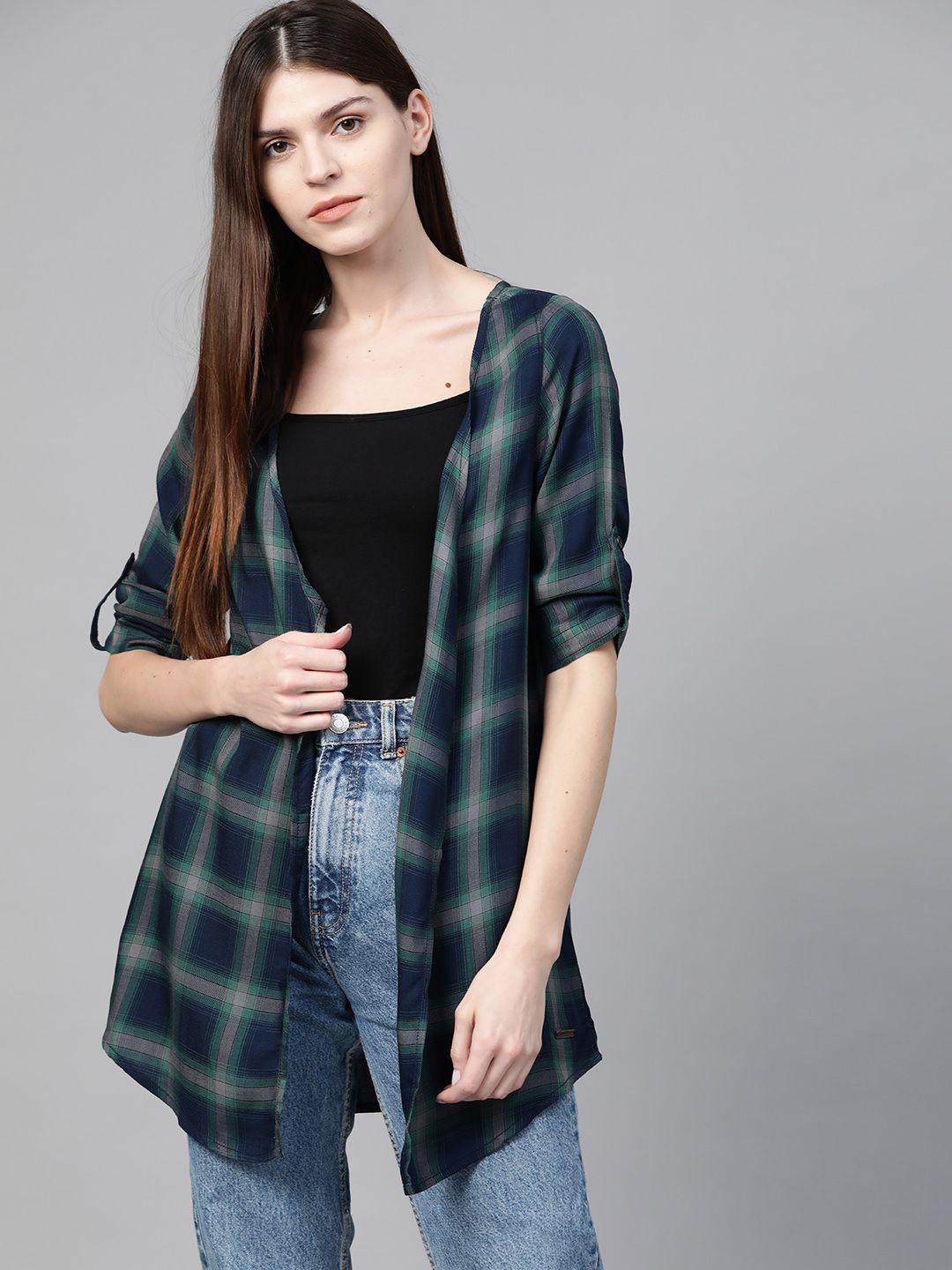 roadster women navy blue & green checked open front shrug