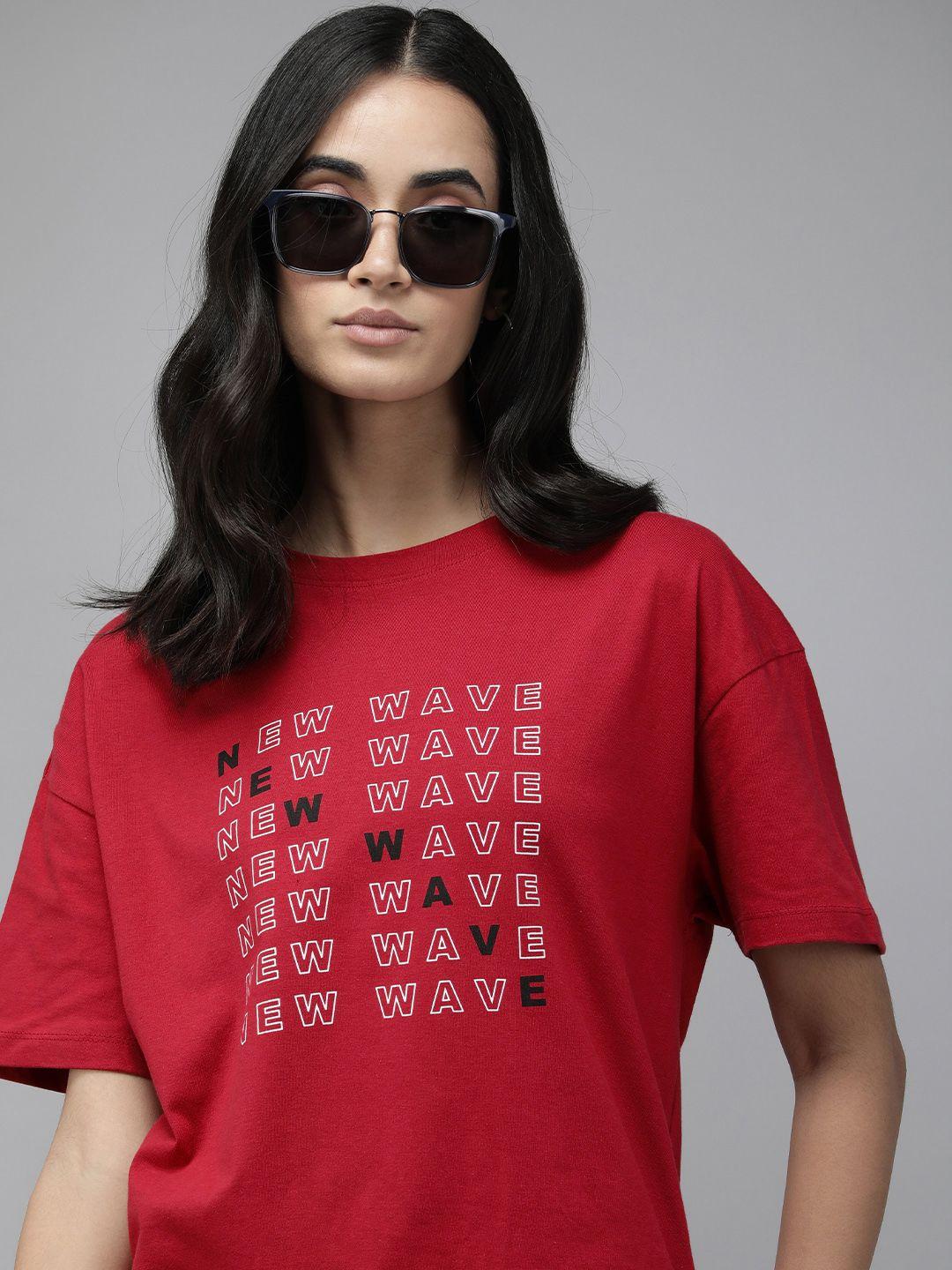 roadster women red typography printed drop-shoulder sleeves pure cotton boxy t-shirt