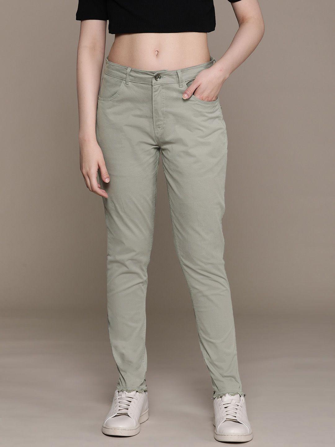 roadster women solid slim fit chinos trousers