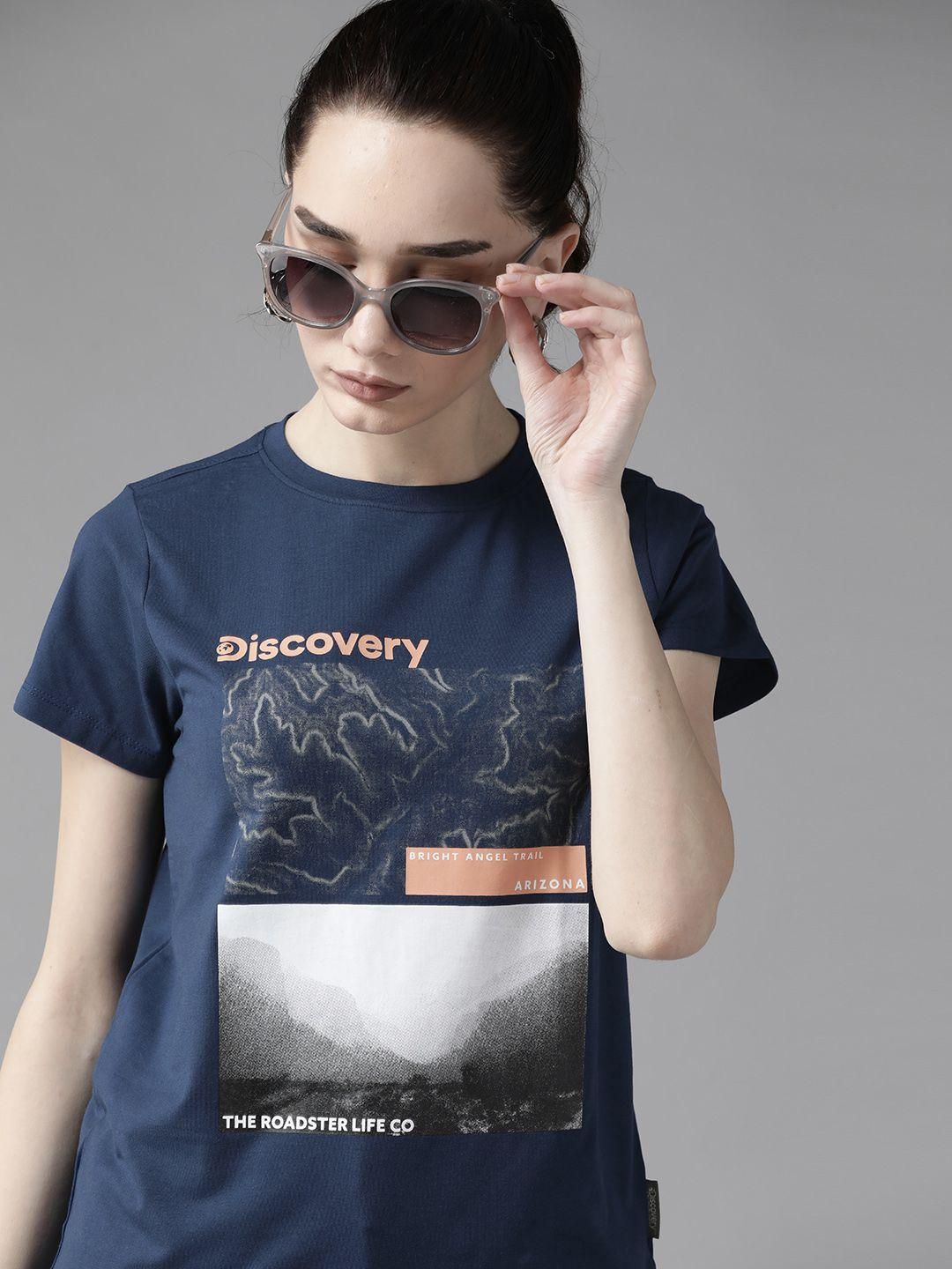 roadster x discovery adventures women navy blue & white printed antimicrobial t-shirt