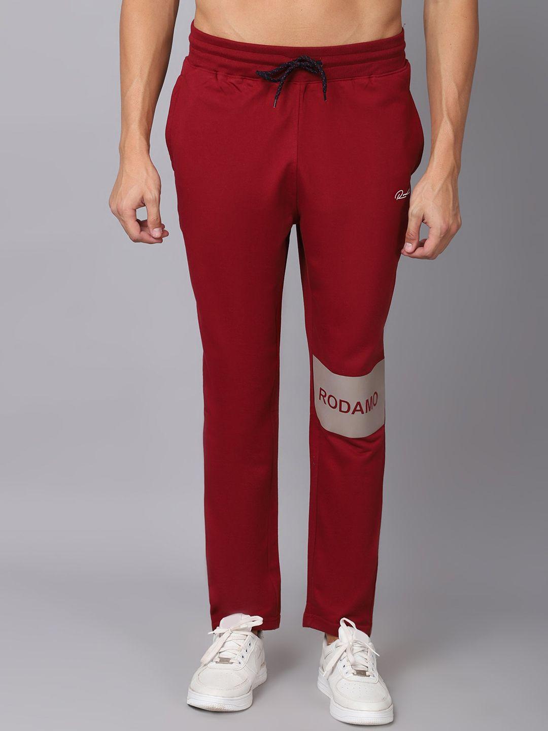 rodamo men maroon brand logo printed slim-fit track pant