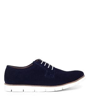 roround-toe lace-up sneakers