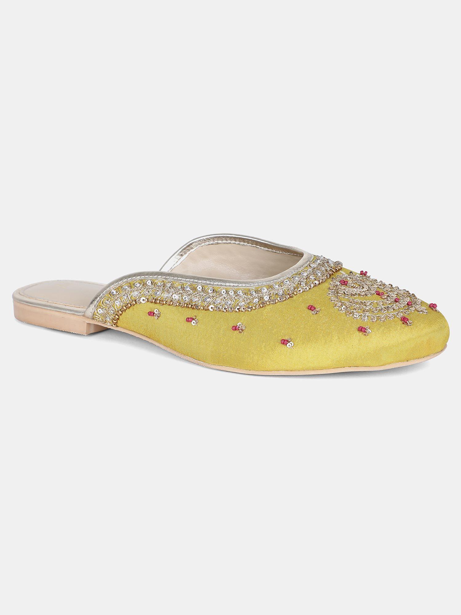 round toe embroidered flat mules