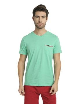 round-neck casual t-shirt
