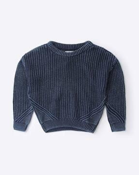 round-neck knitted sweater
