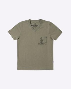 round-neck t-shirt with embroidery