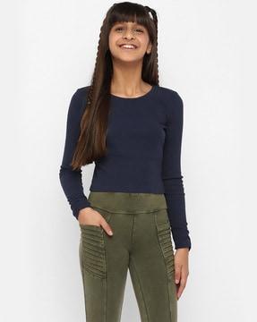 round-neck top with full sleeves