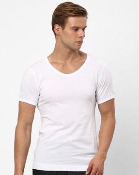 round-neck vest with short sleeves