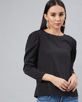 round-neck blouse with puff-sleeves