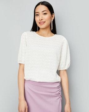 round-neck blouse with short sleeves