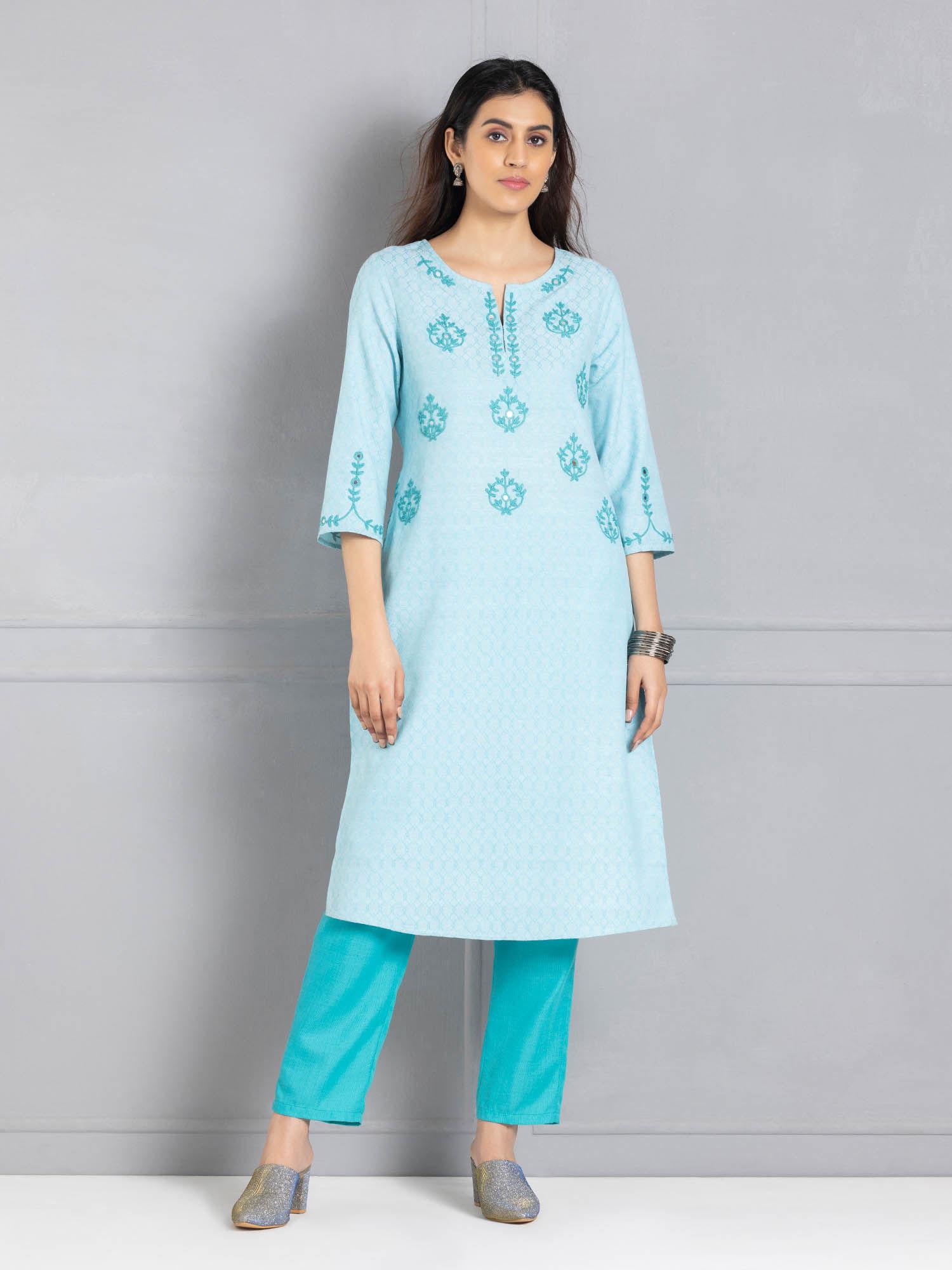 round neck blue embroidered three-quarter sleeves ethnic kurta for women