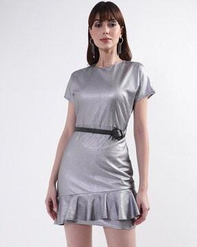 round-neck bodycon dress with belt