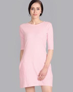 round-neck bodycon dress