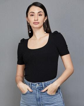 round-neck casual top