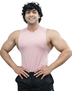 round-neck compression fit t-shirt